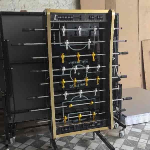 أرضية زجاجية سوداء ذهبية من هيجلاس بشريط ذهبي